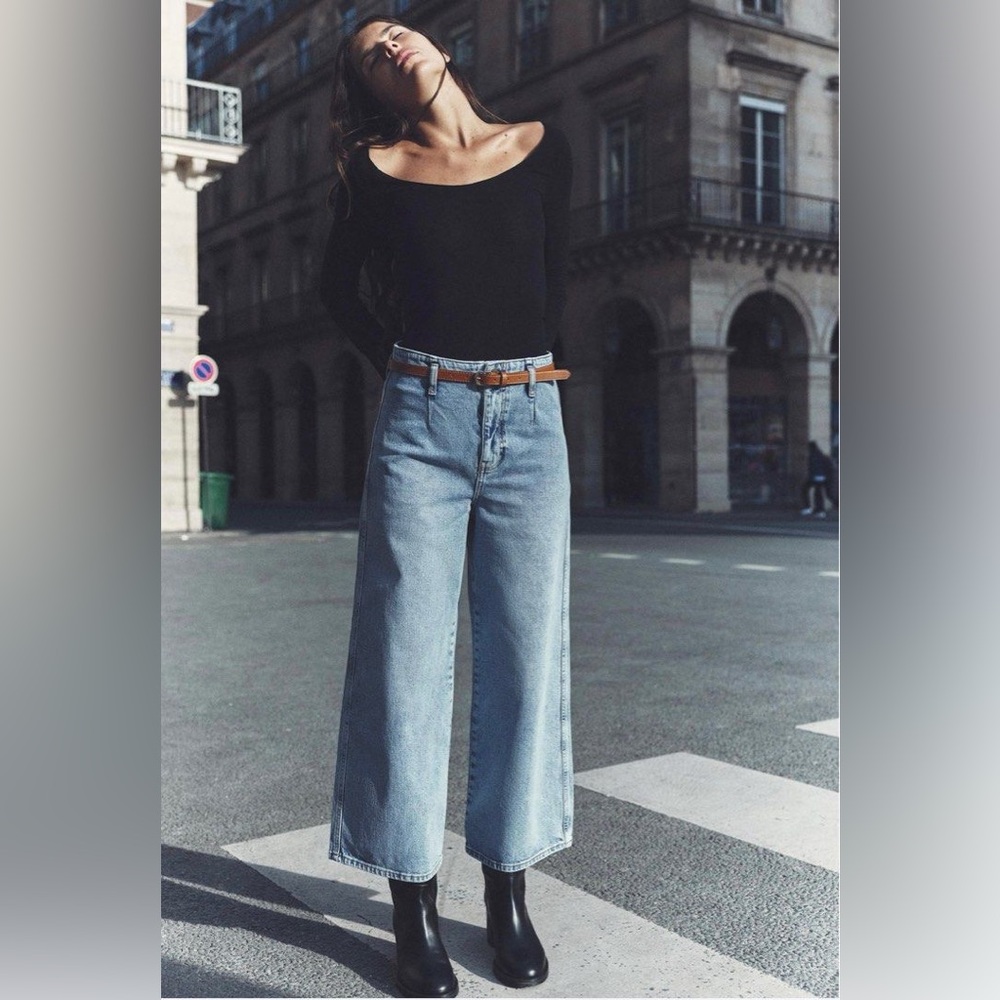 ZARA High Rise Cropped Jeans size 10